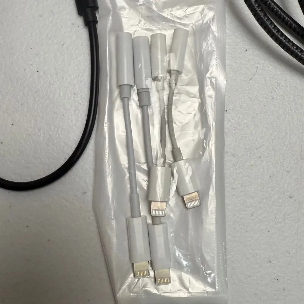 LOT of Apple port [Phone/iPad] to USB-C Cables ANKER Headphone to Apple Port Mix